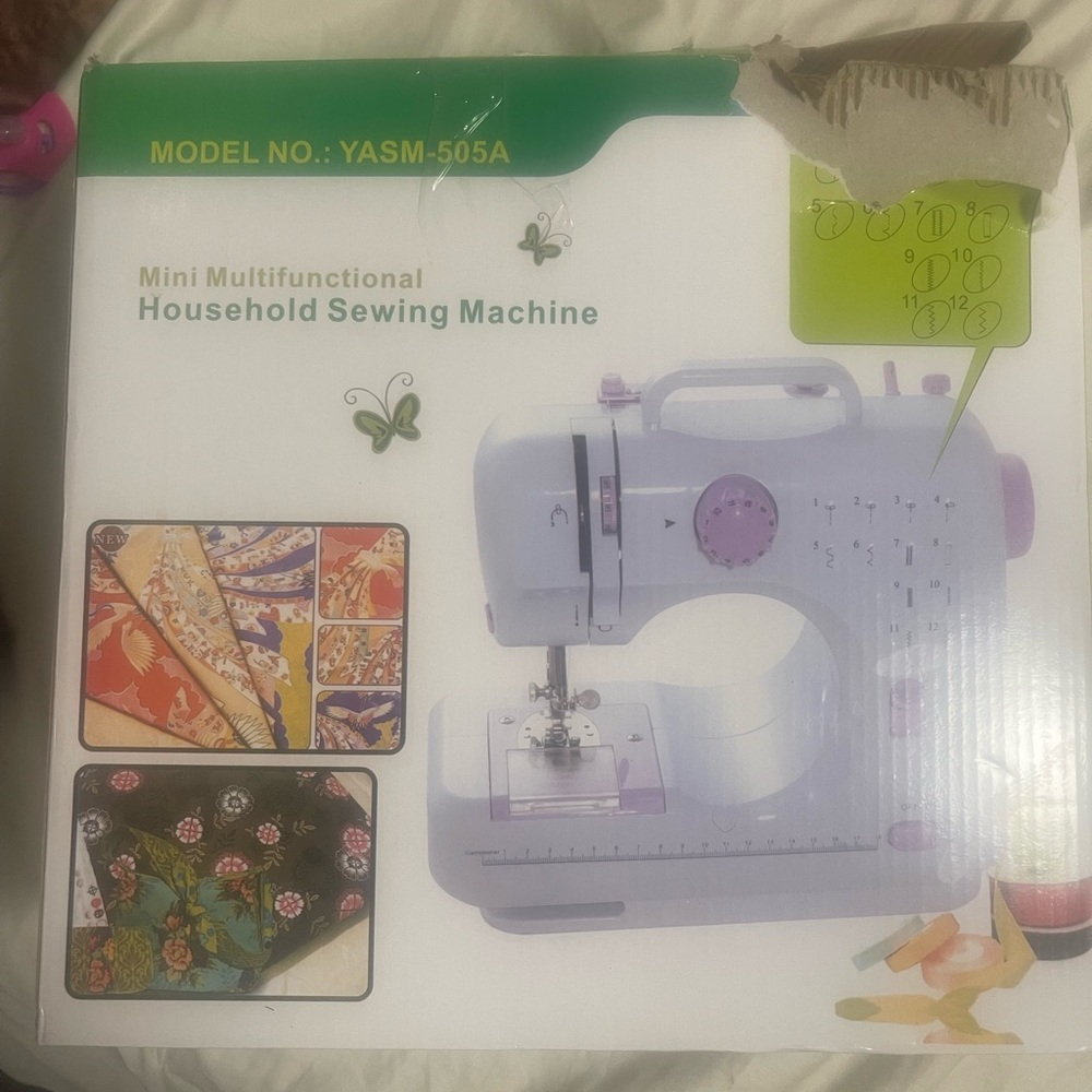 Sewing Machine - image 2